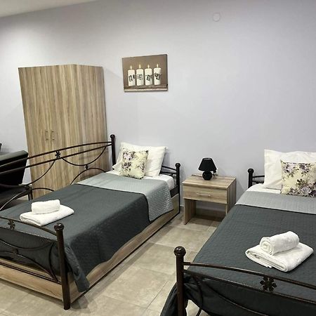 Kaiafas Luxury Philoxenia Apartman Néa Péramos Szoba fotó
